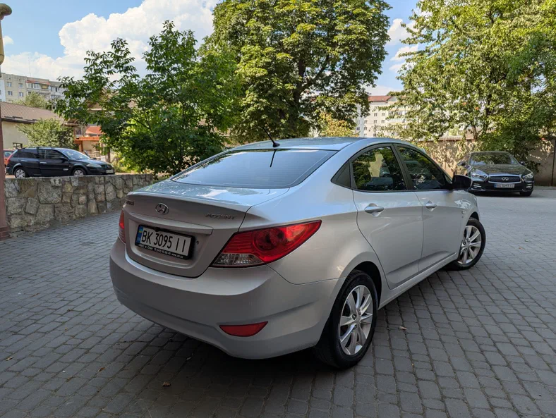 Hyundai Accent 2011