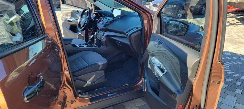 Ford Escape 2016 - 19
