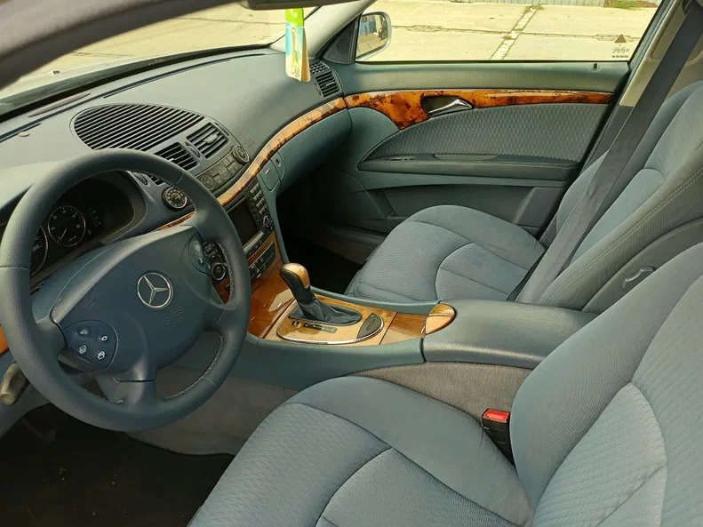 Mercedes-Benz E-Клас 2003 - 8