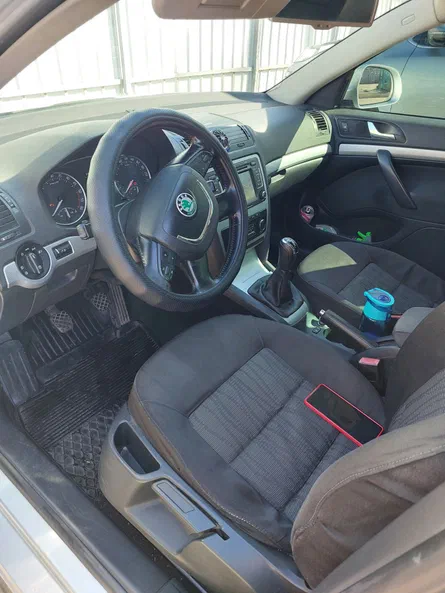 Skoda Octavia 2011 - 6