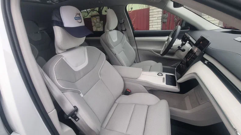 Volvo EX90 2025 - 16