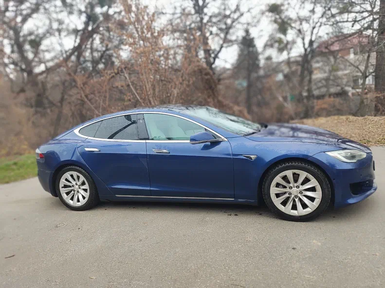 Tesla Model S 2017