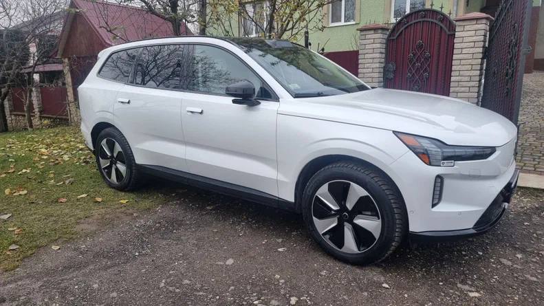 Volvo EX90 2025 - 6