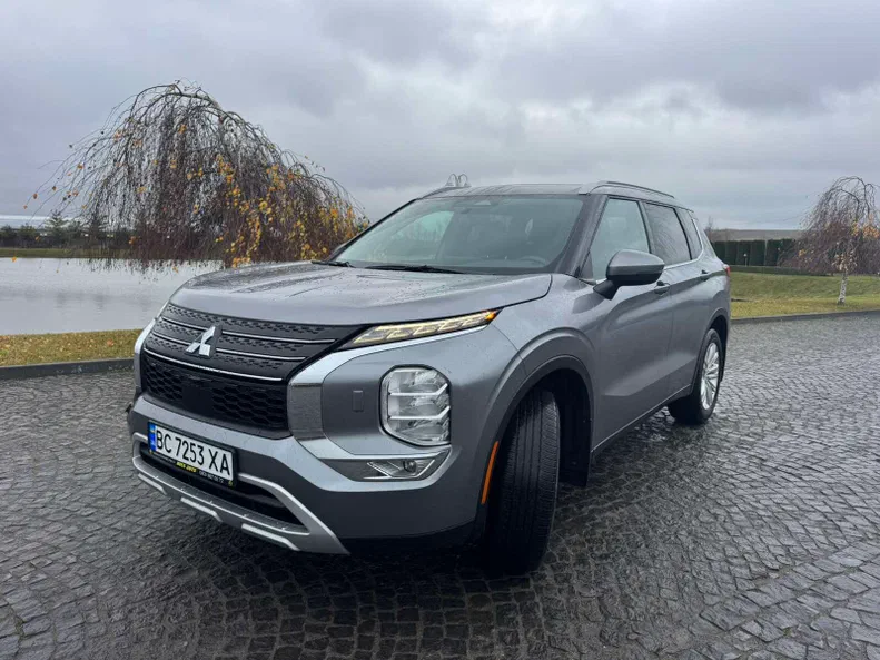 Mitsubishi Outlander 2021 - 40