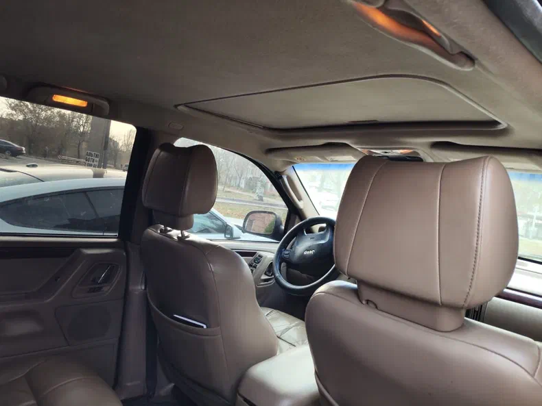 Jeep Grand Cherokee 2004 - 6