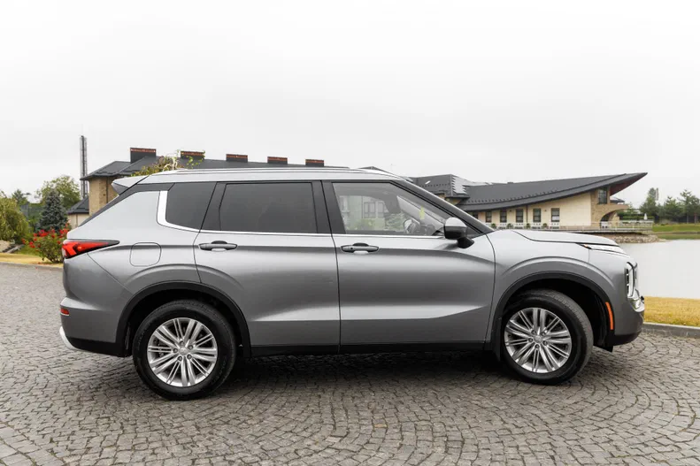 Mitsubishi Outlander 2021