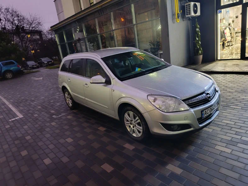 Opel Astra 2010 - 20