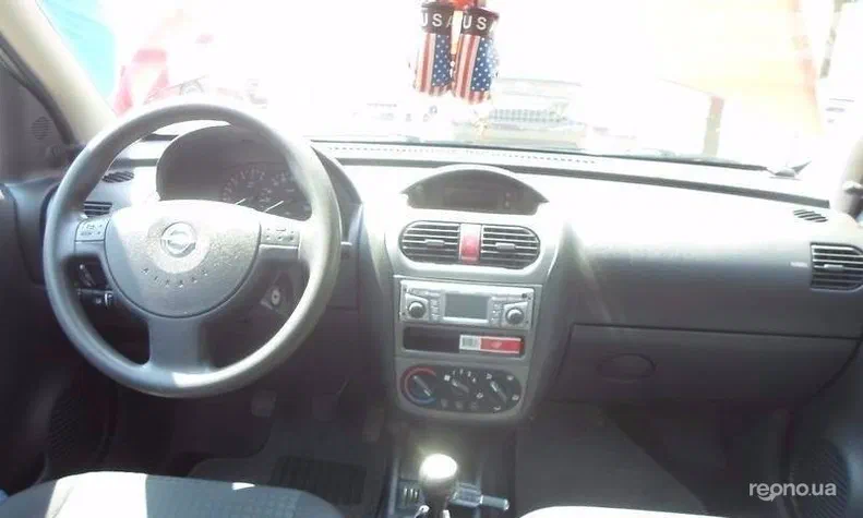 Opel Corsa 2004 - 1