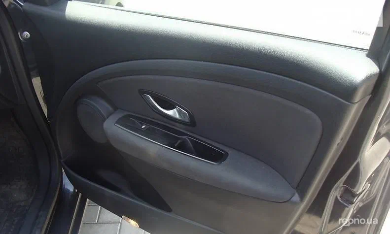 Renault Fluence 2011 - 12