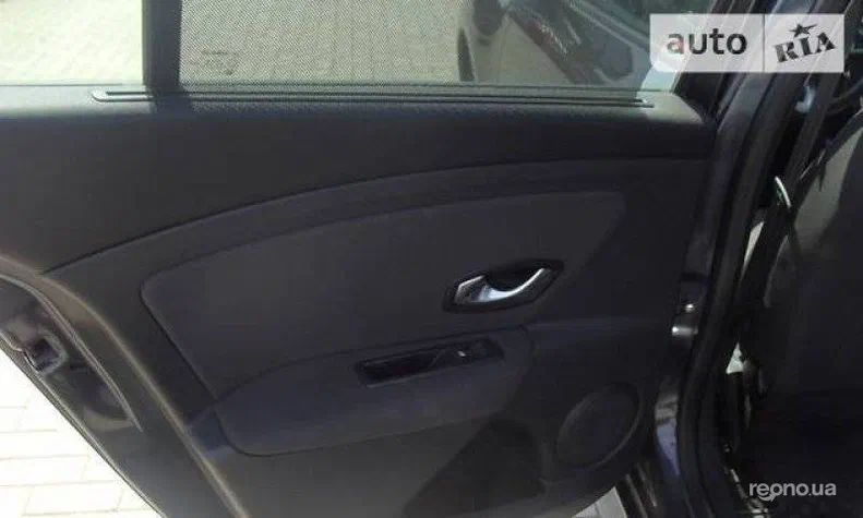 Renault Fluence 2011 - 5