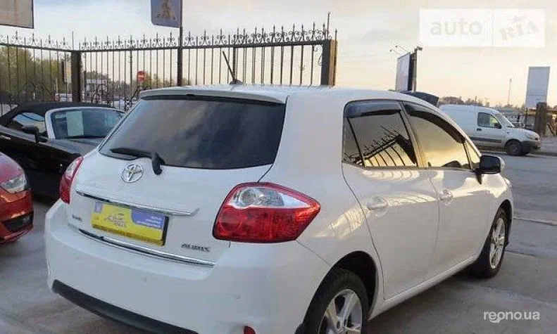 Toyota Auris 2011 - 3