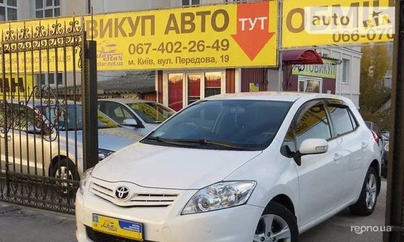 Toyota Auris 2011 - 1