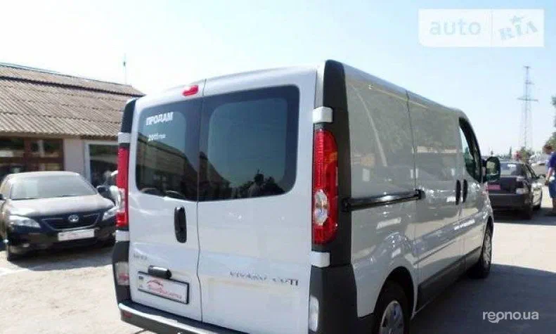 Opel Vivaro 2011 - 5