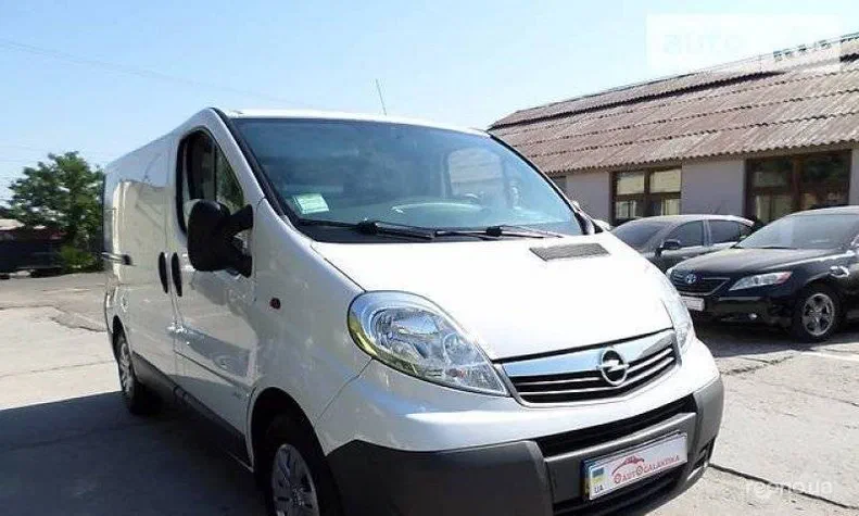 Opel Vivaro 2011 - 1