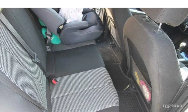 Hyundai Elantra 2011 - 4