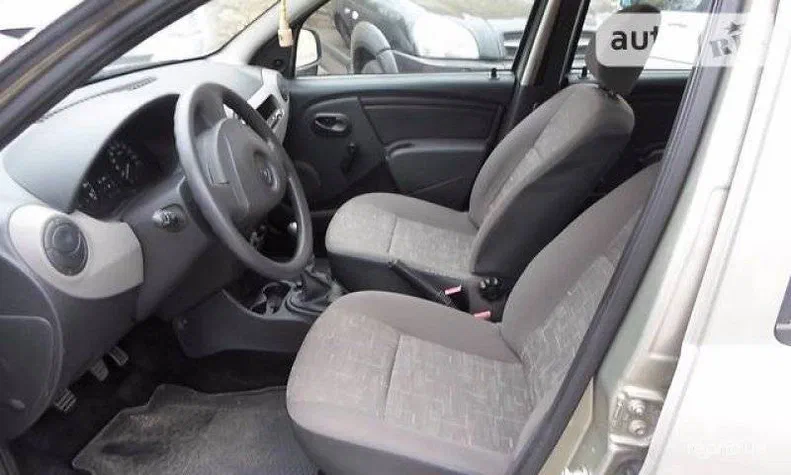 Renault Sandero 2011 - 5