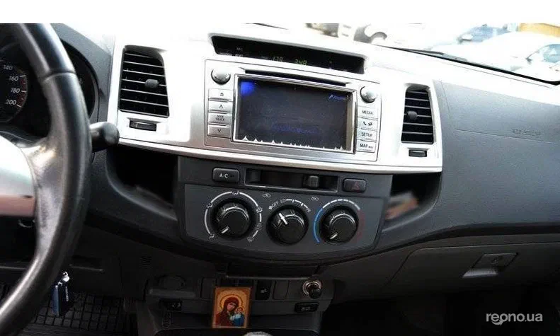 Toyota Hilux 2012 - 8