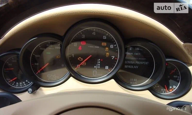 Porsche Cayenne 2013 - 10