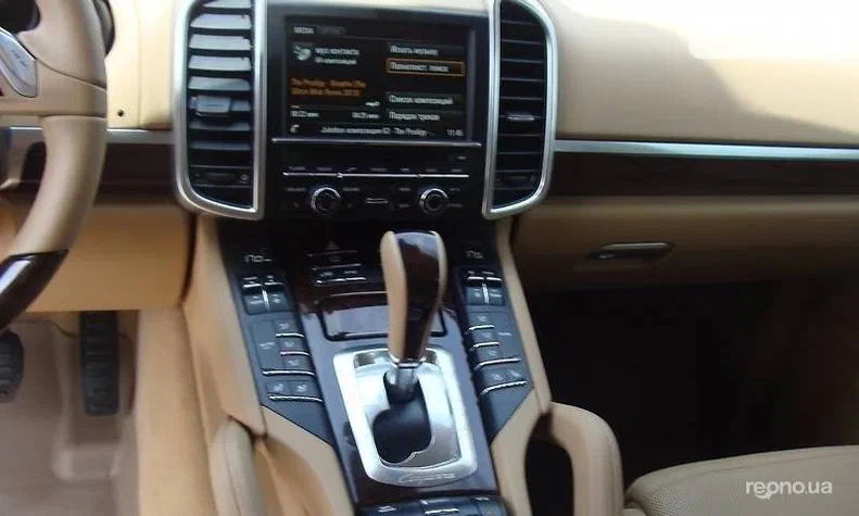 Porsche Cayenne 2013 - 8