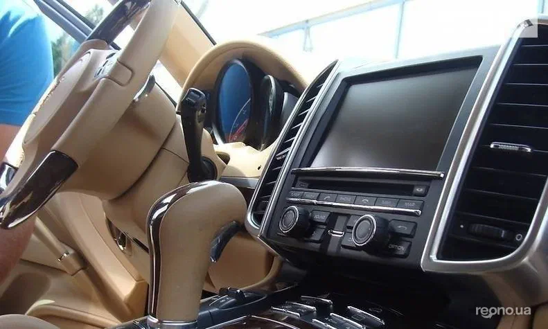 Porsche Cayenne 2013 - 1