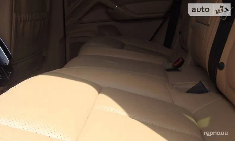 Porsche Cayenne 2013 - 13