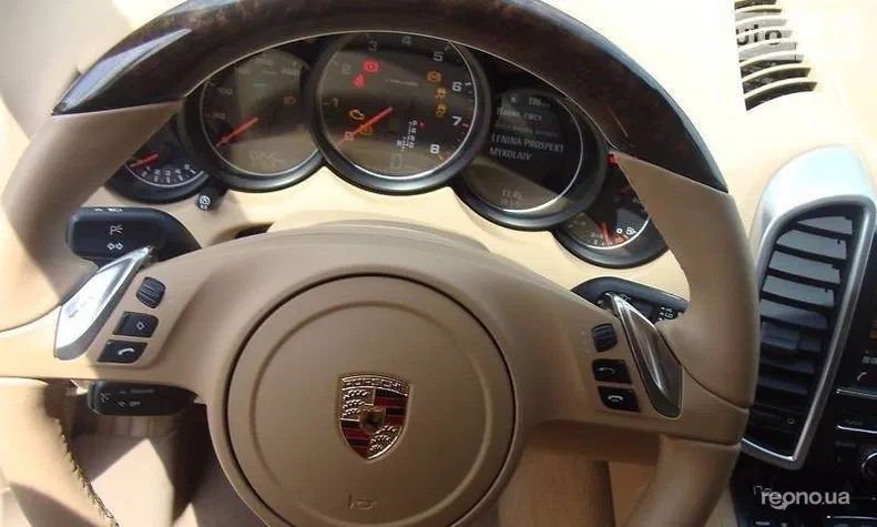 Porsche Cayenne 2013 - 9