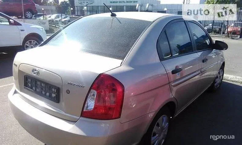Hyundai Accent 2009 - 1