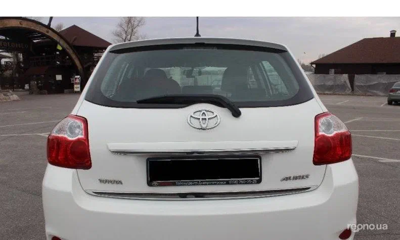 Toyota Auris 2012 - 16