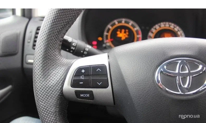 Toyota Auris 2012 - 11