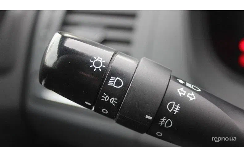 Toyota Auris 2012 - 8