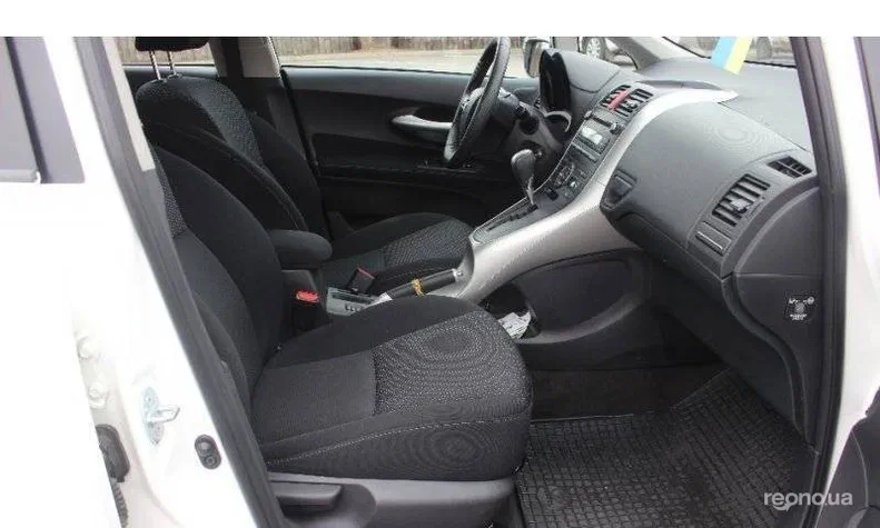 Toyota Auris 2012 - 21