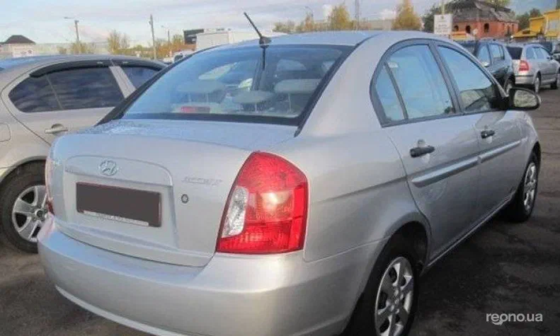 Hyundai Accent 2010 - 1