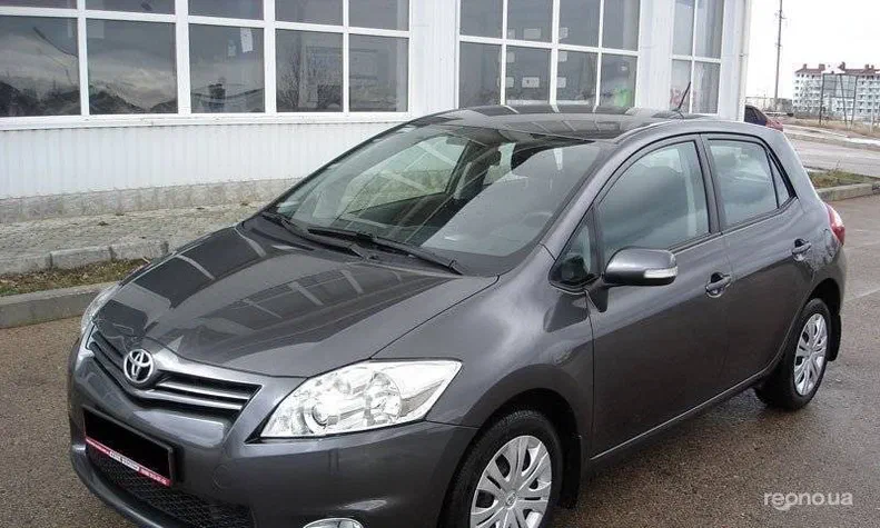 Toyota Auris 2010 - 1