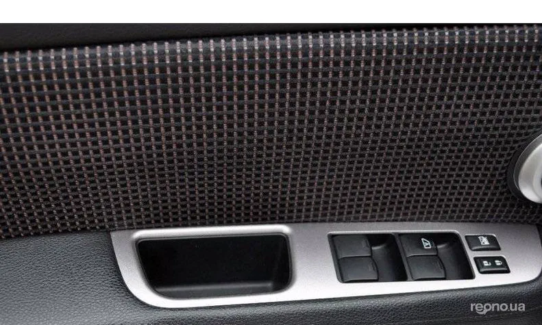 Nissan Tiida 2011 - 7