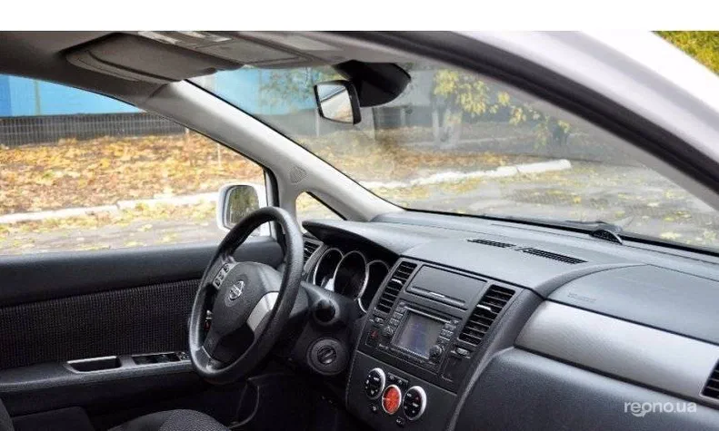 Nissan Tiida 2011 - 8