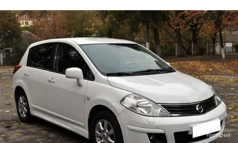 Nissan Tiida 2011 - 2