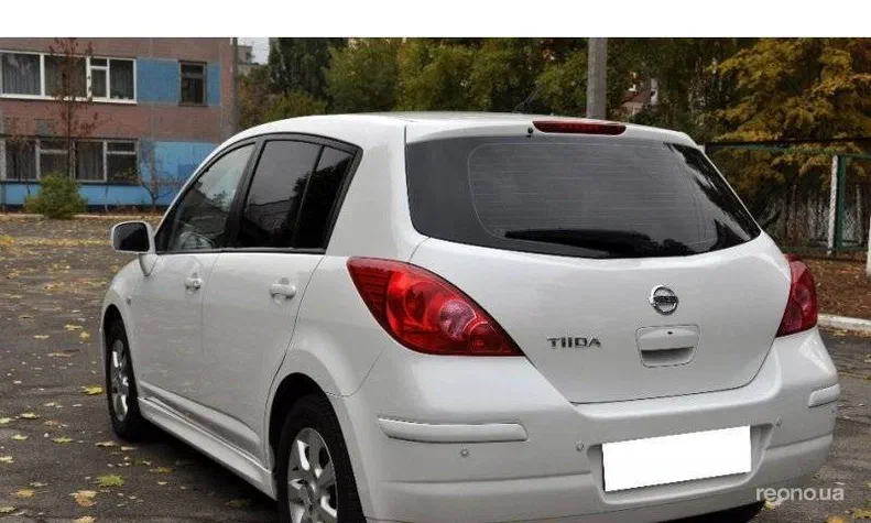 Nissan Tiida 2011 - 9