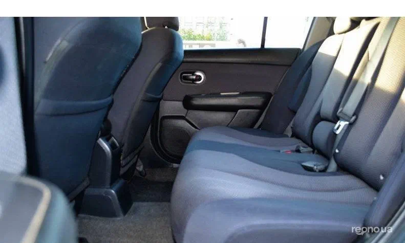 Nissan Tiida 2008 - 9