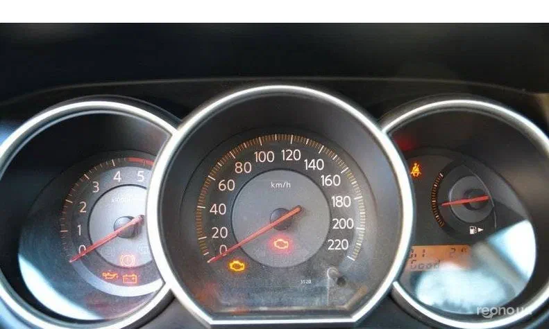 Nissan Tiida 2008 - 2