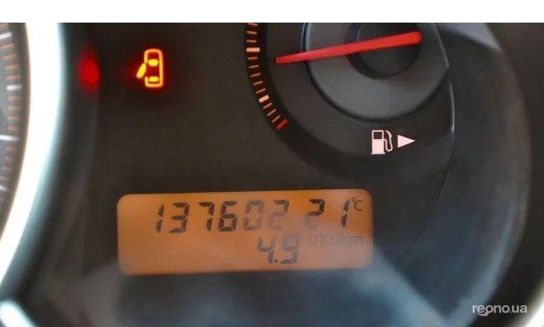 Nissan Tiida 2008 - 1
