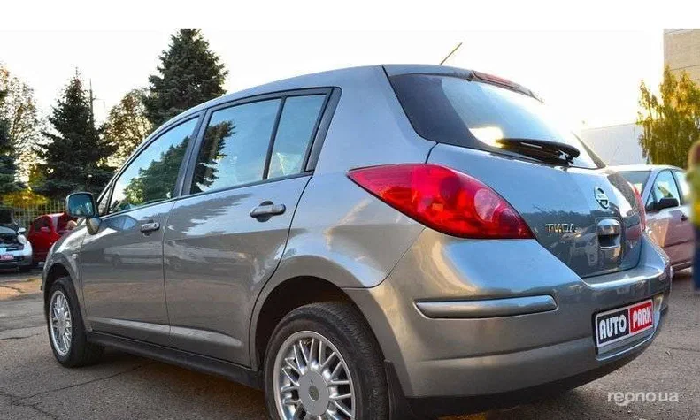 Nissan Tiida 2008 - 13