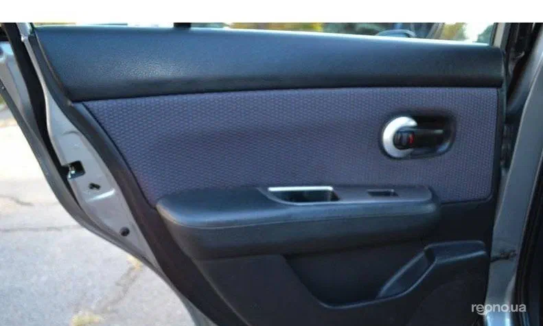 Nissan Tiida 2008 - 10
