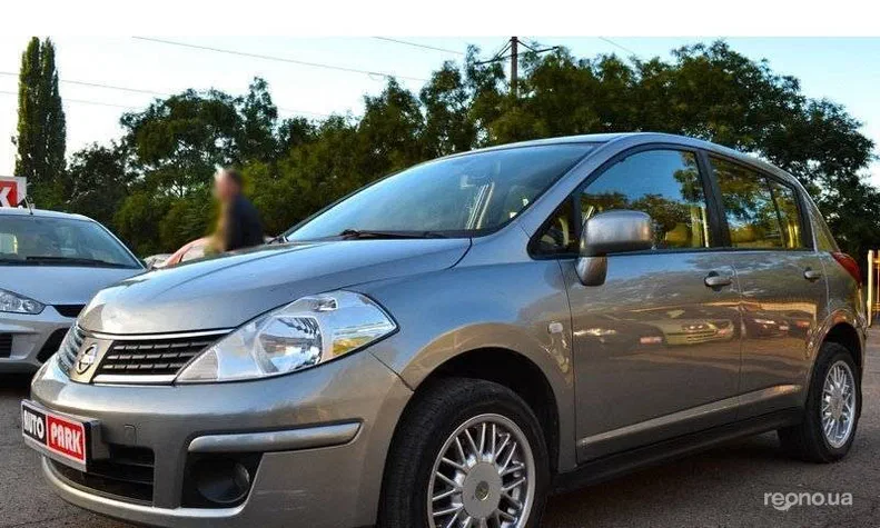 Nissan Tiida 2008 - 12