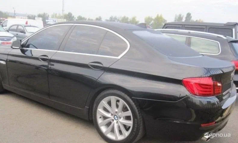 BMW 5 серія 2011 - 1
