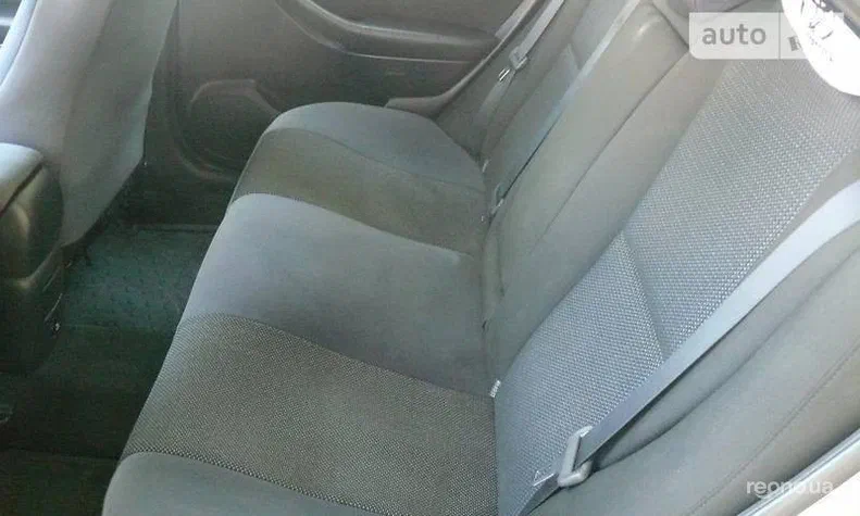 Toyota Avensis 2007 - 4