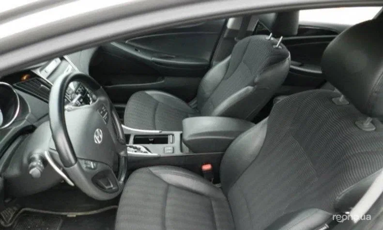 Hyundai Sonata 2011 - 4