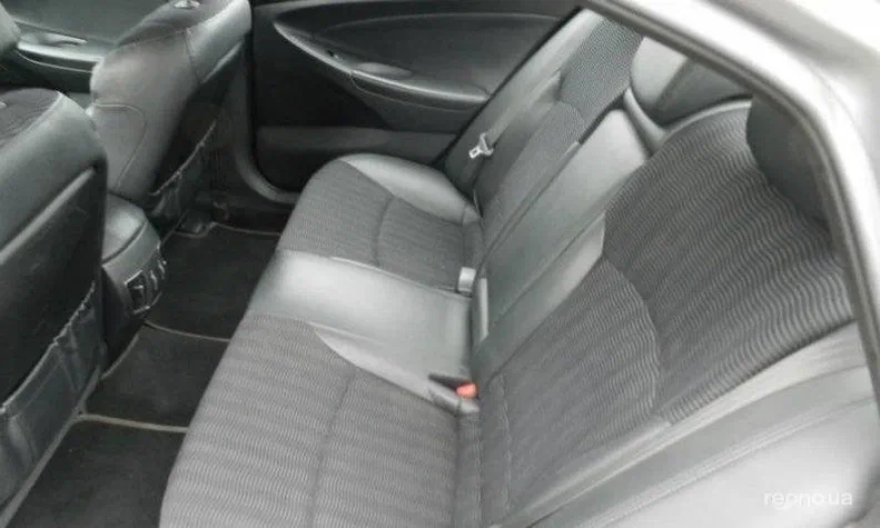 Hyundai Sonata 2011 - 5