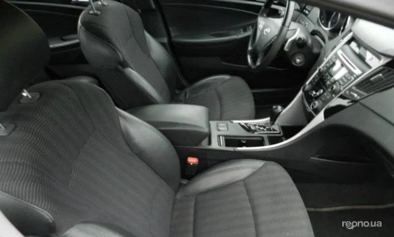 Hyundai Sonata 2011 - 8