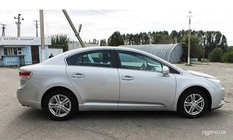 Toyota Avensis 2011 - 3