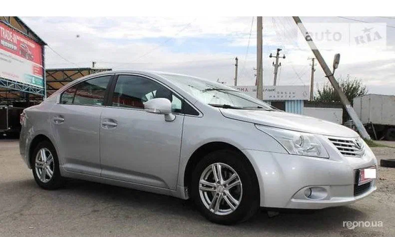 Toyota Avensis 2011 - 2